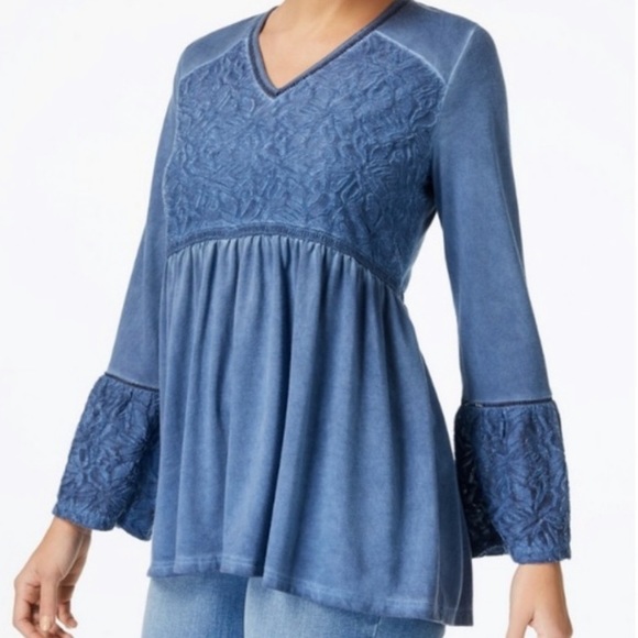Style & Co. Tops - Stunning Distressed Bell Sleeved Tunic